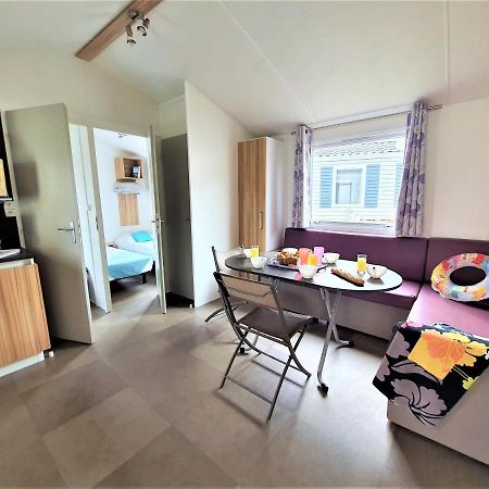 Hotel Camping Le Clos Des Pins Saint-Hilaire-de-Riez Esterno foto
