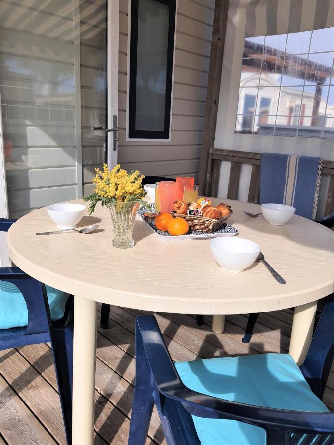 Hotel Camping Le Clos Des Pins Saint-Hilaire-de-Riez Esterno foto